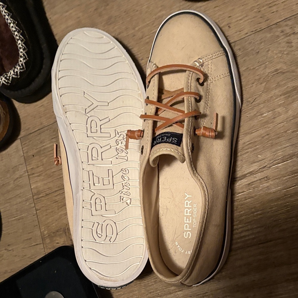 Sperry women’s 9 - Picture 2 of 4